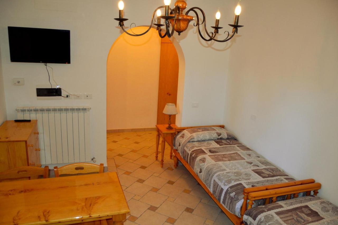Agriturismo Poggio Al Pino Montelupo Fiorentino Εξωτερικό φωτογραφία